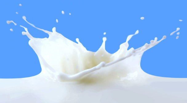 奶制品生產(chǎn)日期打碼，常見的奶制品包材應(yīng)該如何選擇激光噴碼機(jī)?